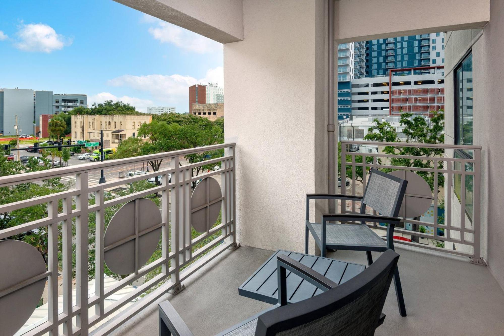 Courtyard Tampa Downtown Hotell Exteriör bild